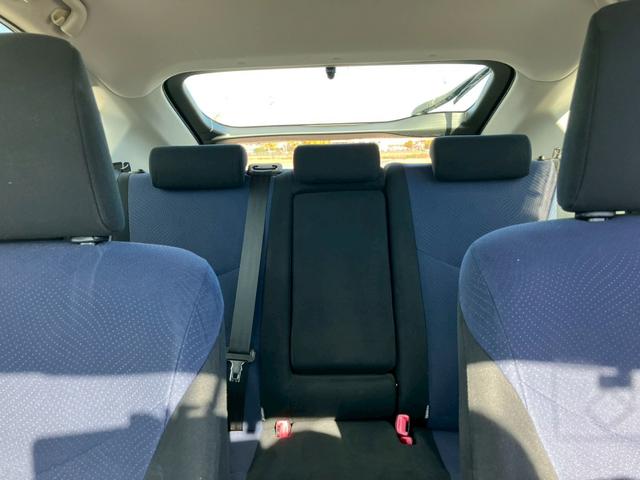 プリウス Ｓ　車検整備付　キーレス　スマートキー　アイドリングストップ　エアコン　パワーステアリング　パワーウインドウ　衝突安全ボディ　盗難防止センサー（46枚目）