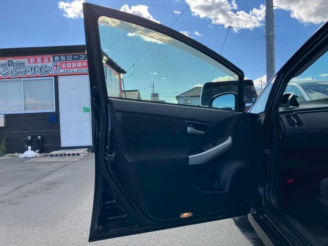 プリウス Ｓ　車検整備付　キーレス　スマートキー　アイドリングストップ　エアコン　パワーステアリング　パワーウインドウ　衝突安全ボディ　盗難防止センサー（47枚目）