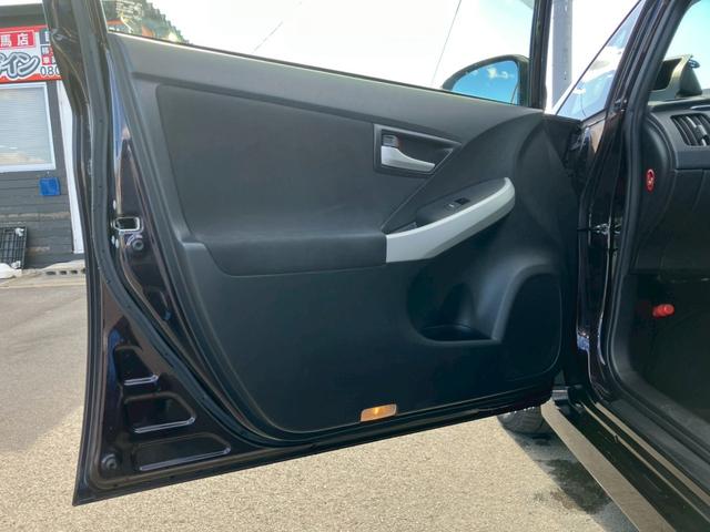 プリウス Ｓ　車検整備付　キーレス　スマートキー　アイドリングストップ　エアコン　パワーステアリング　パワーウインドウ　衝突安全ボディ　盗難防止センサー（49枚目）