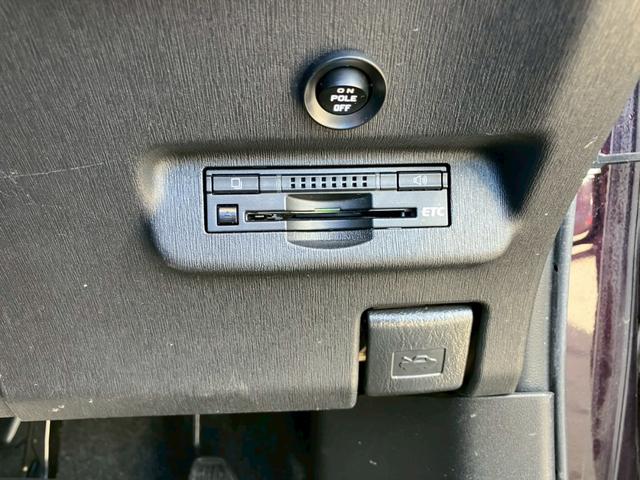 プリウス Ｓ　車検整備付　キーレス　スマートキー　アイドリングストップ　エアコン　パワーステアリング　パワーウインドウ　衝突安全ボディ　盗難防止センサー（63枚目）