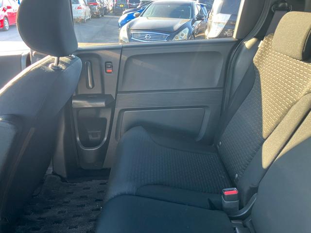 フリードスパイクハイブリッド ハイブリッド　検９／３　キーレス　スマートキー　両側スライドドア　３列シート　フルフラット　エアコン　パワーステアリング　パワーウインドウ　アイドリングストップ（51枚目）