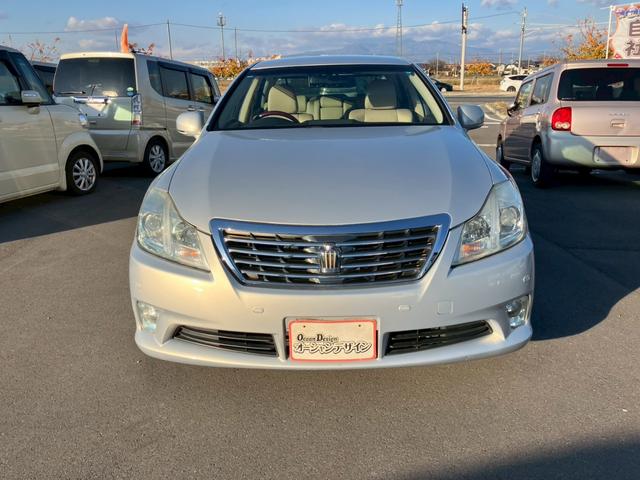 クラウン ２．５ロイヤルサルーン　アニバーサリーＥＤ　検Ｒ８／１１　キーレス　スマートキー　ＥＴＣ　パワーシート　シートヒーター　バックカメラ　ミュージックサーバー　ＤＶＤ再生　ＵＳＢ入力端子　エアコン（2枚目）