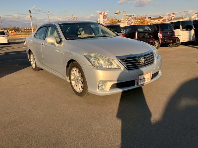 クラウン ２．５ロイヤルサルーン　アニバーサリーＥＤ　検Ｒ８／１１　キーレス　スマートキー　ＥＴＣ　パワーシート　シートヒーター　バックカメラ　ミュージックサーバー　ＤＶＤ再生　ＵＳＢ入力端子　エアコン（7枚目）