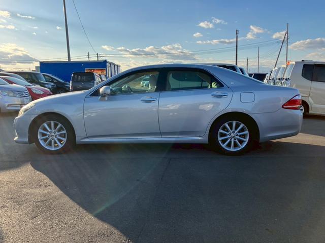 クラウン ２．５ロイヤルサルーン　アニバーサリーＥＤ　検Ｒ８／１１　キーレス　スマートキー　ＥＴＣ　パワーシート　シートヒーター　バックカメラ　ミュージックサーバー　ＤＶＤ再生　ＵＳＢ入力端子　エアコン（11枚目）