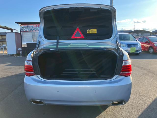 クラウン ２．５ロイヤルサルーン　アニバーサリーＥＤ　検Ｒ８／１１　キーレス　スマートキー　ＥＴＣ　パワーシート　シートヒーター　バックカメラ　ミュージックサーバー　ＤＶＤ再生　ＵＳＢ入力端子　エアコン（31枚目）