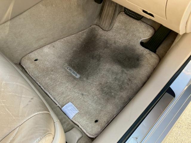 クラウン ２．５ロイヤルサルーン　アニバーサリーＥＤ　検Ｒ８／１１　キーレス　スマートキー　ＥＴＣ　パワーシート　シートヒーター　バックカメラ　ミュージックサーバー　ＤＶＤ再生　ＵＳＢ入力端子　エアコン（36枚目）