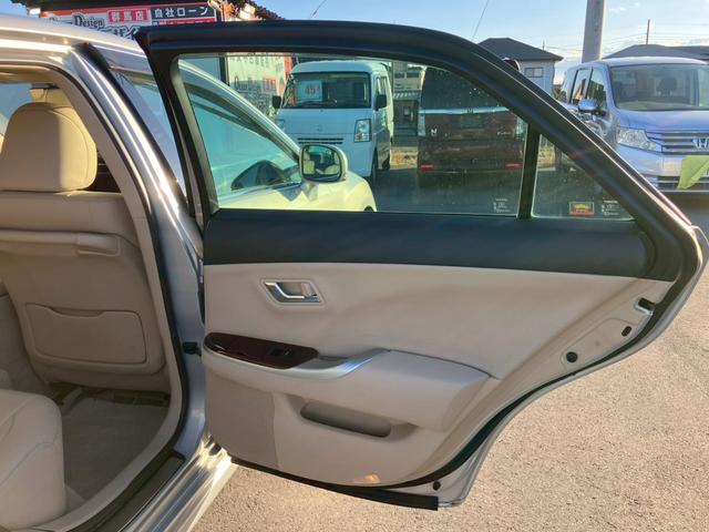 クラウン ２．５ロイヤルサルーン　アニバーサリーＥＤ　検Ｒ８／１１　キーレス　スマートキー　ＥＴＣ　パワーシート　シートヒーター　バックカメラ　ミュージックサーバー　ＤＶＤ再生　ＵＳＢ入力端子　エアコン（38枚目）