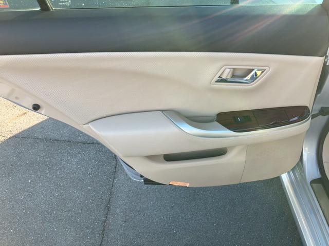 クラウン ２．５ロイヤルサルーン　アニバーサリーＥＤ　検Ｒ８／１１　キーレス　スマートキー　ＥＴＣ　パワーシート　シートヒーター　バックカメラ　ミュージックサーバー　ＤＶＤ再生　ＵＳＢ入力端子　エアコン（48枚目）