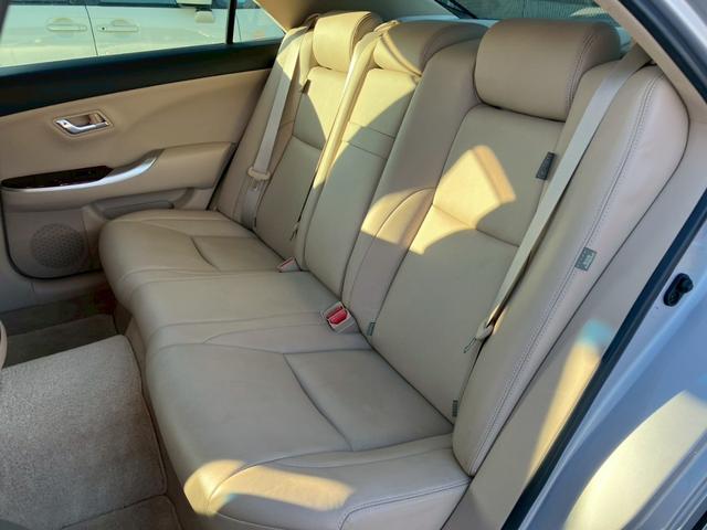 クラウン ２．５ロイヤルサルーン　アニバーサリーＥＤ　検Ｒ８／１１　キーレス　スマートキー　ＥＴＣ　パワーシート　シートヒーター　バックカメラ　ミュージックサーバー　ＤＶＤ再生　ＵＳＢ入力端子　エアコン（49枚目）