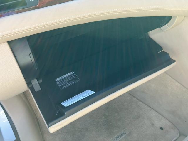 クラウン ２．５ロイヤルサルーン　アニバーサリーＥＤ　検Ｒ８／１１　キーレス　スマートキー　ＥＴＣ　パワーシート　シートヒーター　バックカメラ　ミュージックサーバー　ＤＶＤ再生　ＵＳＢ入力端子　エアコン（58枚目）