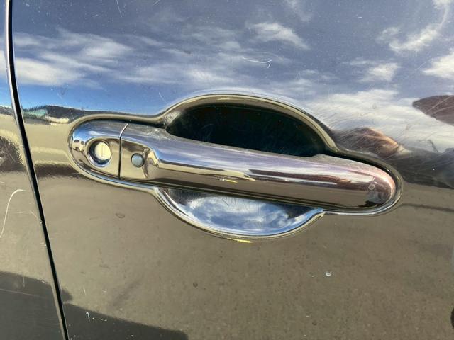 ジューク １５ＲＸ　タイプＶ　車検整備付　キーレス　スマートキー　アイドリングストップ　ＥＴＣ　エアコン　パワーステアリング　パワーウインドウ　フロントフォグランプ（21枚目）