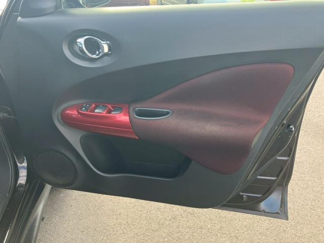 ジューク １５ＲＸ　タイプＶ　車検整備付　キーレス　スマートキー　アイドリングストップ　ＥＴＣ　エアコン　パワーステアリング　パワーウインドウ　フロントフォグランプ（39枚目）