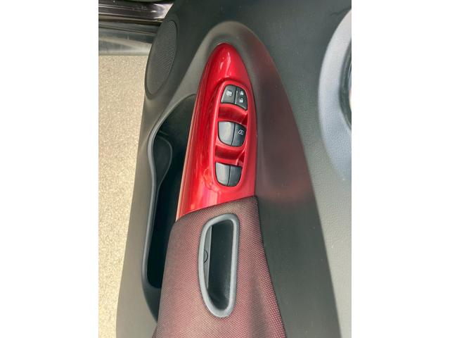 ジューク １５ＲＸ　タイプＶ　車検整備付　キーレス　スマートキー　アイドリングストップ　ＥＴＣ　エアコン　パワーステアリング　パワーウインドウ　フロントフォグランプ（40枚目）