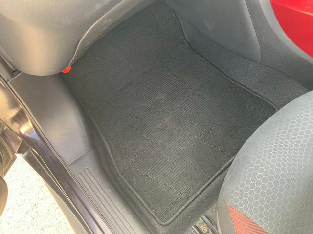 ジューク １５ＲＸ　タイプＶ　車検整備付　キーレス　スマートキー　アイドリングストップ　ＥＴＣ　エアコン　パワーステアリング　パワーウインドウ　フロントフォグランプ（50枚目）