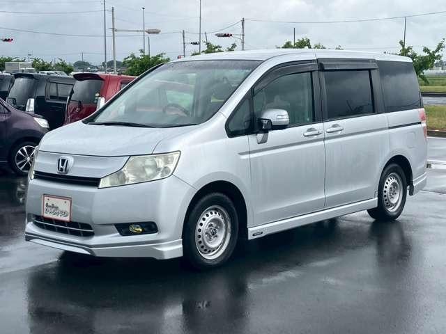 ステップワゴン Ｌ　車検整備付　キーレス　スマートキー　３列シート　フルフラット　ウォークスルー　パワーステアリング　パワーウインドウ　両側スライドドア　ダブルエアコン（7枚目）