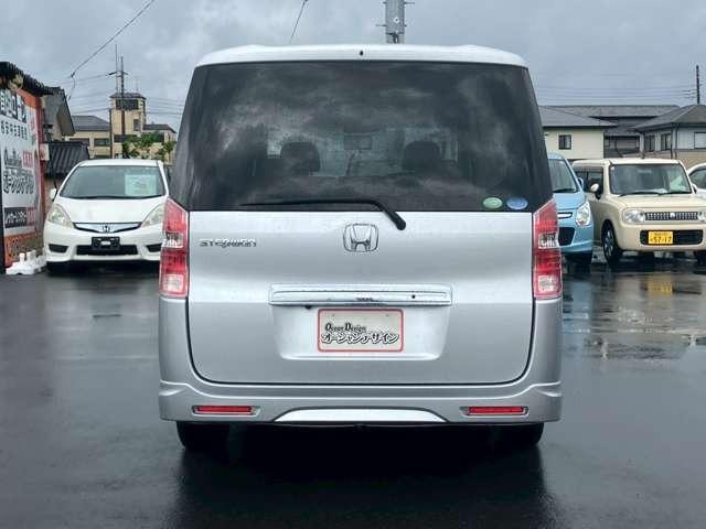 ステップワゴン Ｌ　車検整備付　キーレス　スマートキー　３列シート　フルフラット　ウォークスルー　パワーステアリング　パワーウインドウ　両側スライドドア　ダブルエアコン（10枚目）