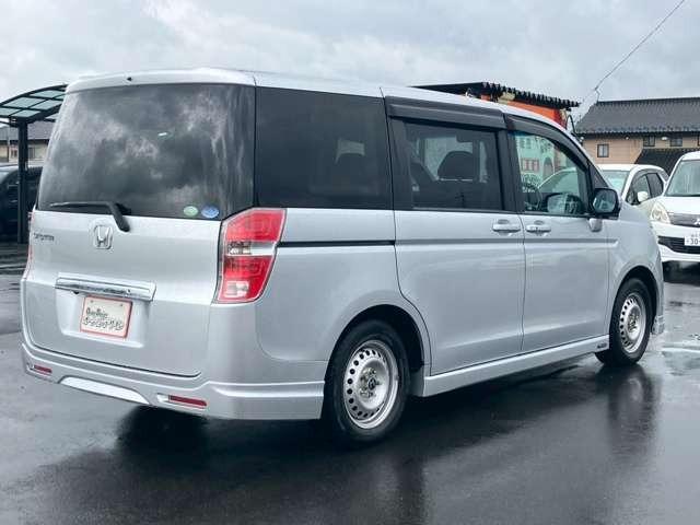 ステップワゴン Ｌ　車検整備付　キーレス　スマートキー　３列シート　フルフラット　ウォークスルー　パワーステアリング　パワーウインドウ　両側スライドドア　ダブルエアコン（11枚目）