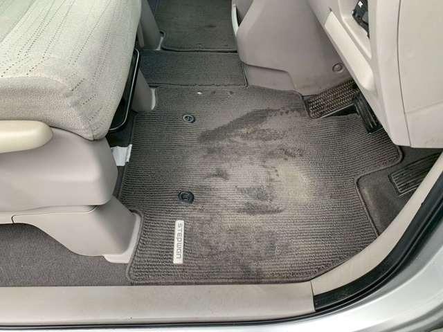 ステップワゴン Ｌ　車検整備付　キーレス　スマートキー　３列シート　フルフラット　ウォークスルー　パワーステアリング　パワーウインドウ　両側スライドドア　ダブルエアコン（39枚目）