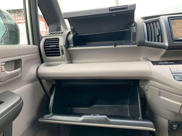 ステップワゴン Ｌ　車検整備付　キーレス　スマートキー　３列シート　フルフラット　ウォークスルー　パワーステアリング　パワーウインドウ　両側スライドドア　ダブルエアコン（68枚目）