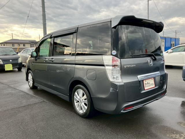 ステップワゴンスパーダ Ｓ　車検整備付き　キーレス　フルフラット　衝突安全ボディ　盗難防止システム　ウォークスルー　パワーステアリング　ダブルエアコン　パワーウィンドウ（9枚目）