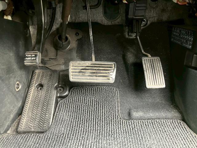 ステップワゴンスパーダ Ｓ　車検整備付き　キーレス　フルフラット　衝突安全ボディ　盗難防止システム　ウォークスルー　パワーステアリング　ダブルエアコン　パワーウィンドウ（40枚目）