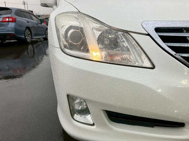 クラウン ロイヤルサルーン　車検整備付き　スマートキー　プッシュスタート　パワーシート　純正ナビ　ＴＶ　ＥＴＣ　盗難防止システム　衝突安全ボディ　バックカメラ　パワーシート（13枚目）