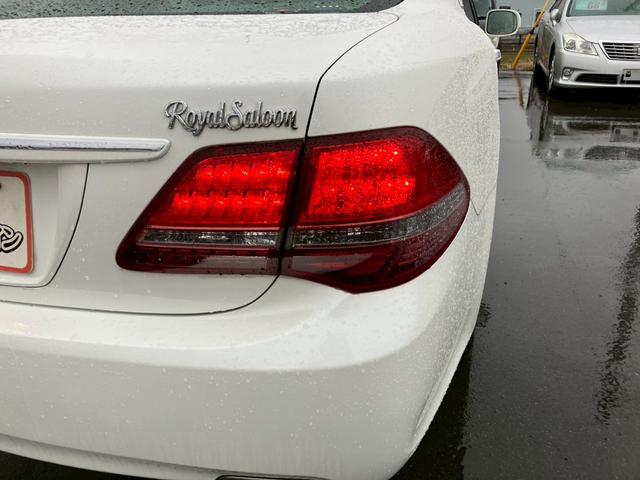 クラウン ロイヤルサルーン　車検整備付き　スマートキー　プッシュスタート　パワーシート　純正ナビ　ＴＶ　ＥＴＣ　盗難防止システム　衝突安全ボディ　バックカメラ　パワーシート（28枚目）