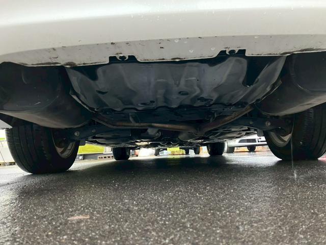 クラウン ロイヤルサルーン　車検整備付き　スマートキー　プッシュスタート　パワーシート　純正ナビ　ＴＶ　ＥＴＣ　盗難防止システム　衝突安全ボディ　バックカメラ　パワーシート（32枚目）