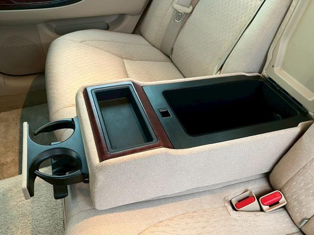 クラウン ロイヤルサルーン　車検整備付き　スマートキー　プッシュスタート　パワーシート　純正ナビ　ＴＶ　ＥＴＣ　盗難防止システム　衝突安全ボディ　バックカメラ　パワーシート（45枚目）