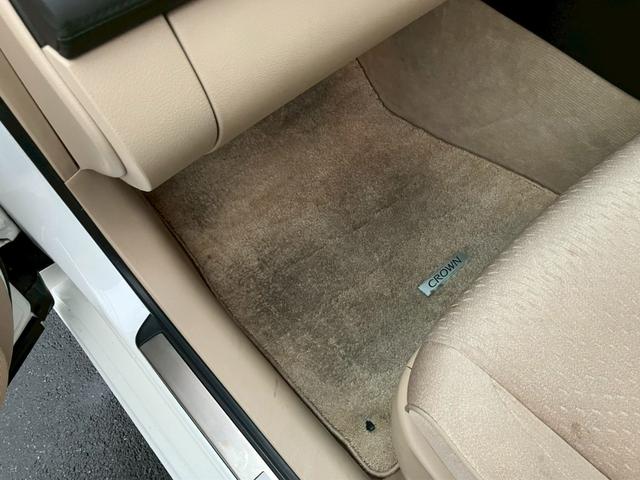 クラウン ロイヤルサルーン　車検整備付き　スマートキー　プッシュスタート　パワーシート　純正ナビ　ＴＶ　ＥＴＣ　盗難防止システム　衝突安全ボディ　バックカメラ　パワーシート（49枚目）