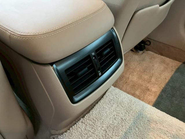 クラウン ロイヤルサルーン　車検整備付き　スマートキー　プッシュスタート　パワーシート　純正ナビ　ＴＶ　ＥＴＣ　盗難防止システム　衝突安全ボディ　バックカメラ　パワーシート（55枚目）