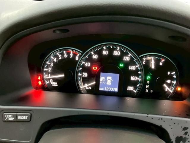 クラウン ロイヤルサルーン　車検整備付き　スマートキー　プッシュスタート　パワーシート　純正ナビ　ＴＶ　ＥＴＣ　盗難防止システム　衝突安全ボディ　バックカメラ　パワーシート（57枚目）