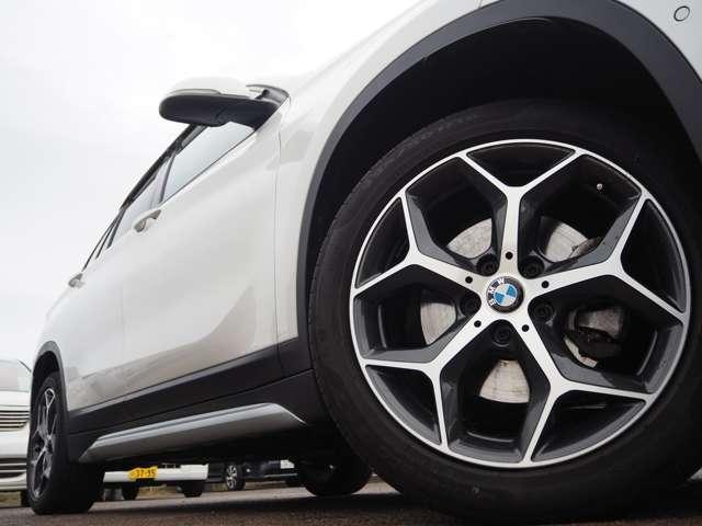 Ｘ１ ｘＤｒｉｖｅ　１８ｄ　ｘライン　４ＷＤ　ディーゼルターボ　車線逸脱　衝突回避　前席シートヒーター　パワーバックドア　純正ＨＤＤナビ　Ｂカメラ　前後ドラレコ　ＬＥＤヘッドライト　フォグ　革コンビシート　ルーフレール　純正１８ＡＷ（11枚目）