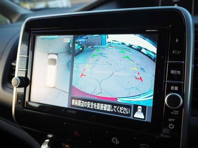 セレナ ２．０Ｘチェアキャブ　リフタータイプ　４ＷＤ　４ＷＤ　６人乗　電動式車椅子リフター　全方位モニター　衝突軽減　車線逸脱　両側パワスラ　パーキングアシスト　ドラレコ　オートハイビーム　クルコン　純正ＳＤナビ　ＢＴ接続　フルセグ　純正１５ＳＷ（7枚目）