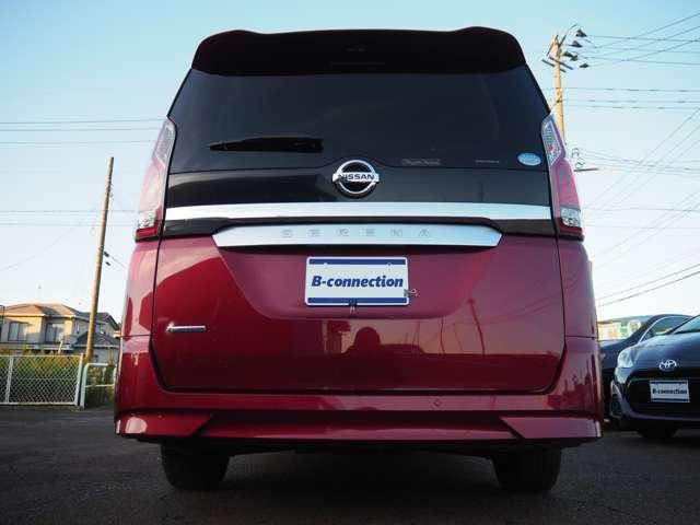 セレナ ２．０Ｘチェアキャブ　リフタータイプ　４ＷＤ　４ＷＤ　６人乗　電動式車椅子リフター　全方位モニター　衝突軽減　車線逸脱　両側パワスラ　パーキングアシスト　ドラレコ　オートハイビーム　クルコン　純正ＳＤナビ　ＢＴ接続　フルセグ　純正１５ＳＷ（9枚目）