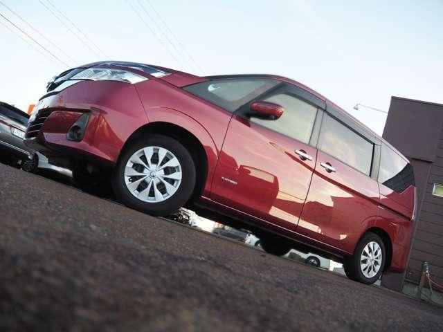 セレナ ２．０Ｘチェアキャブ　リフタータイプ　４ＷＤ　４ＷＤ　６人乗　電動式車椅子リフター　全方位モニター　衝突軽減　車線逸脱　両側パワスラ　パーキングアシスト　ドラレコ　オートハイビーム　クルコン　純正ＳＤナビ　ＢＴ接続　フルセグ　純正１５ＳＷ（22枚目）