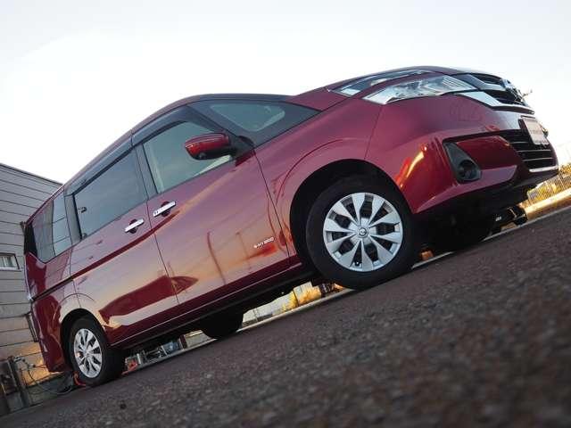 セレナ ２．０Ｘチェアキャブ　リフタータイプ　４ＷＤ　４ＷＤ　６人乗　電動式車椅子リフター　全方位モニター　衝突軽減　車線逸脱　両側パワスラ　パーキングアシスト　ドラレコ　オートハイビーム　クルコン　純正ＳＤナビ　ＢＴ接続　フルセグ　純正１５ＳＷ（26枚目）