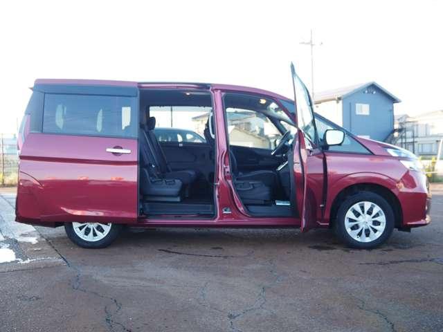 セレナ ２．０Ｘチェアキャブ　リフタータイプ　４ＷＤ　４ＷＤ　６人乗　電動式車椅子リフター　全方位モニター　衝突軽減　車線逸脱　両側パワスラ　パーキングアシスト　ドラレコ　オートハイビーム　クルコン　純正ＳＤナビ　ＢＴ接続　フルセグ　純正１５ＳＷ（34枚目）