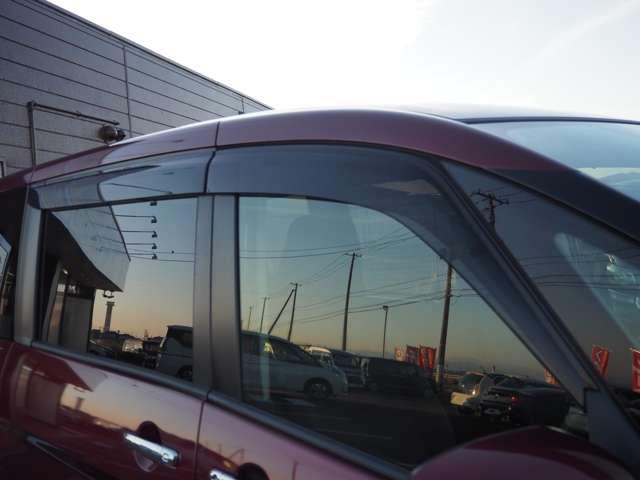 セレナ ２．０Ｘチェアキャブ　リフタータイプ　４ＷＤ　４ＷＤ　６人乗　電動式車椅子リフター　全方位モニター　衝突軽減　車線逸脱　両側パワスラ　パーキングアシスト　ドラレコ　オートハイビーム　クルコン　純正ＳＤナビ　ＢＴ接続　フルセグ　純正１５ＳＷ（40枚目）