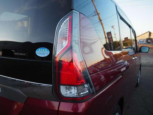 セレナ ２．０Ｘチェアキャブ　リフタータイプ　４ＷＤ　４ＷＤ　６人乗　電動式車椅子リフター　全方位モニター　衝突軽減　車線逸脱　両側パワスラ　パーキングアシスト　ドラレコ　オートハイビーム　クルコン　純正ＳＤナビ　ＢＴ接続　フルセグ　純正１５ＳＷ（42枚目）