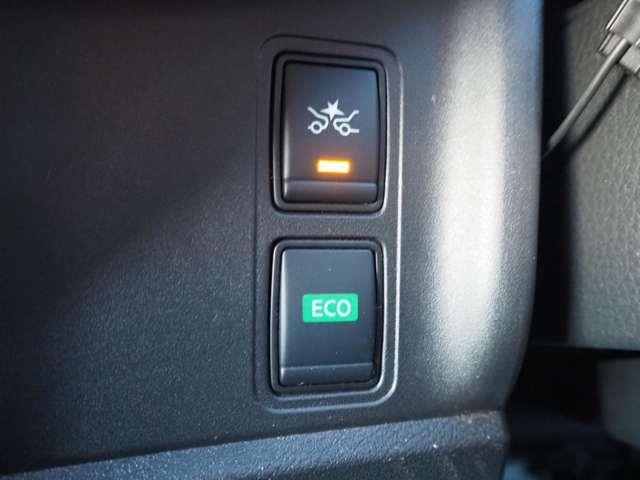 セレナ ２．０Ｘチェアキャブ　リフタータイプ　４ＷＤ　４ＷＤ　６人乗　電動式車椅子リフター　全方位モニター　衝突軽減　車線逸脱　両側パワスラ　パーキングアシスト　ドラレコ　オートハイビーム　クルコン　純正ＳＤナビ　ＢＴ接続　フルセグ　純正１５ＳＷ（64枚目）