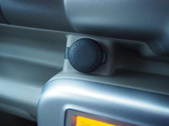 NV100クリッパーリオ E 4WD HR ターボ 衝突回避 障害物検知 車線逸脱 社外ナビ BT接続 地デジ 片側パワスラ HIDヘッドライト フォグランプ オートライト 純正14インチAW ベンチシート D席シートヒーター(75枚目)