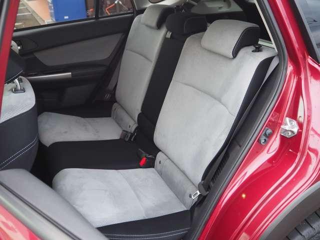 広々とした２列目は居住性が高く、快適なドライブが楽しめます♪