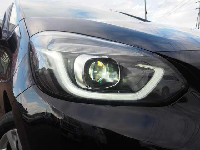 フィット ホーム　４ＷＤ　衝突軽減　レーダークルーズ　誤発進抑制　車線逸脱　純正ＳＤナビ　フルセグ　バックカメラ　ＬＥＤヘッドライト　オートハイビーム　アイドリングストップ　プッシュスタート　リアワイドカメラ　ドラレコ（37枚目）