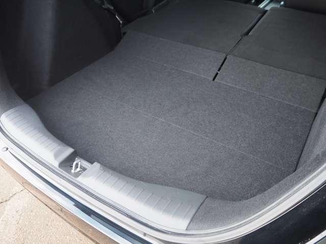 フィット ホーム　４ＷＤ　衝突軽減　レーダークルーズ　誤発進抑制　車線逸脱　純正ＳＤナビ　フルセグ　バックカメラ　ＬＥＤヘッドライト　オートハイビーム　アイドリングストップ　プッシュスタート　リアワイドカメラ　ドラレコ（51枚目）