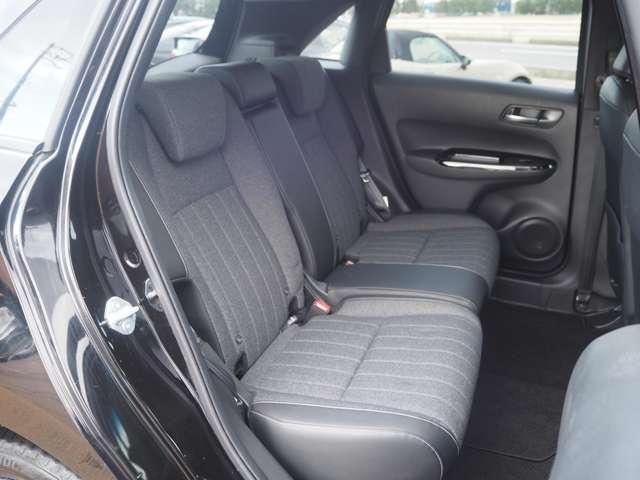 フィット ホーム　４ＷＤ　衝突軽減　レーダークルーズ　誤発進抑制　車線逸脱　純正ＳＤナビ　フルセグ　バックカメラ　ＬＥＤヘッドライト　オートハイビーム　アイドリングストップ　プッシュスタート　リアワイドカメラ　ドラレコ（53枚目）