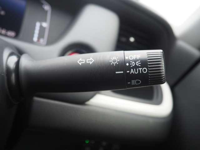 フィット ホーム　４ＷＤ　衝突軽減　レーダークルーズ　誤発進抑制　車線逸脱　純正ＳＤナビ　フルセグ　バックカメラ　ＬＥＤヘッドライト　オートハイビーム　アイドリングストップ　プッシュスタート　リアワイドカメラ　ドラレコ（63枚目）