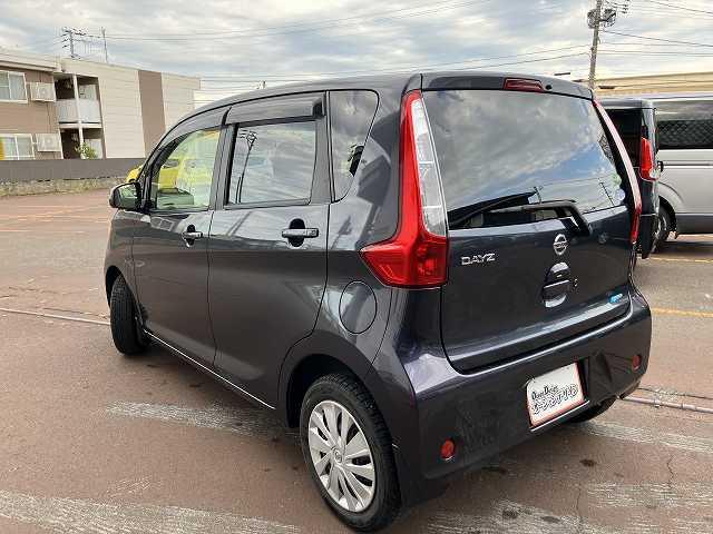 デイズ Ｘ　検２年　アラウンドビューモニター　ベンチシート　スマートキー　ＥＴＣ　ナビ　ＴＶ　運転席側シートヒーター（12枚目）
