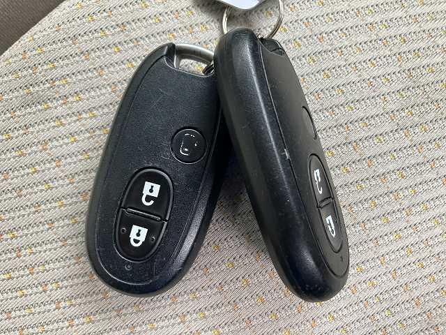 スペーシア X 検2年 スマートキー プッシュスタート ベンチシート アイドリングストップ 片側電動スライドドア オートエアコン ナビ フルフラットシート(30枚目)