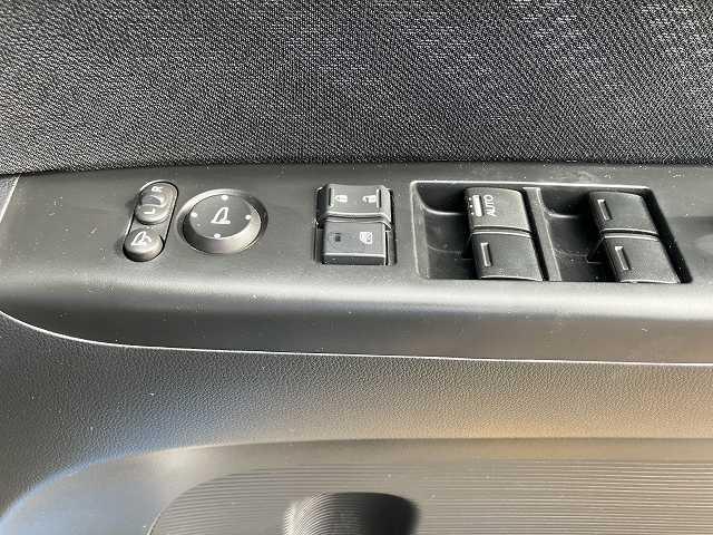 N-BOX SSパッケージ 検2年 バックカメラ 両側パワースライドドア ETC Bluetooth スマートキー ワンセグTV ナビ オートエアコン アルミホイール ウィンカーミラー(31枚目)